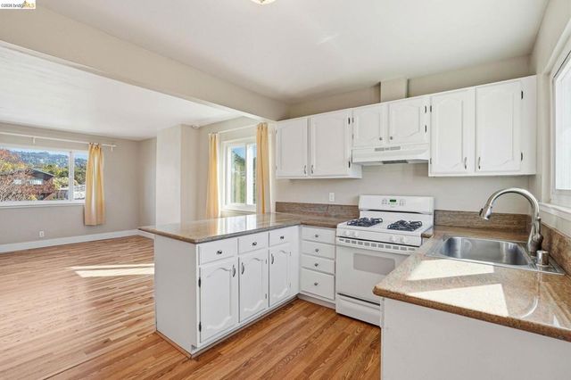 840 Key Route blvd, Albany, CA 94706