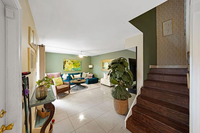 8910 SW 20th Place A-23, Davie, FL 33324