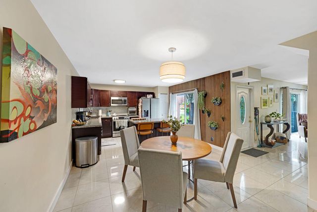 8910 SW 20th Place A-23, Davie, FL 33324