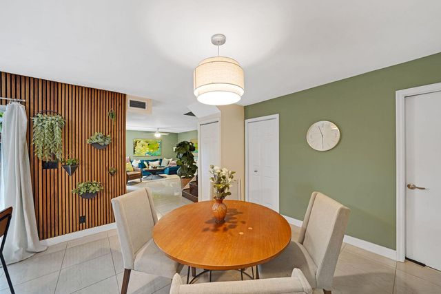8910 SW 20th Place A-23, Davie, FL 33324