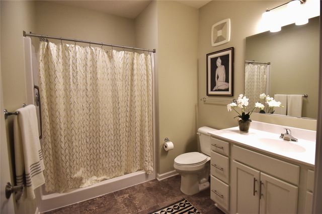 1427 34th Avenue SW 207, Altoona, IA 50009