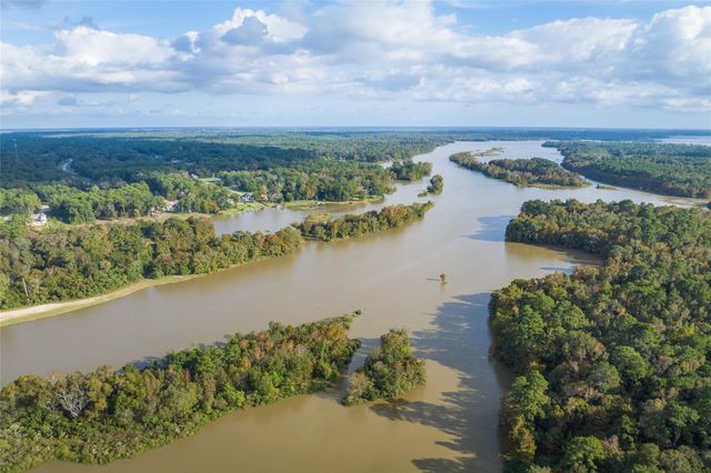 202 Yellow Rosewood Lane, New Caney, TX 77357