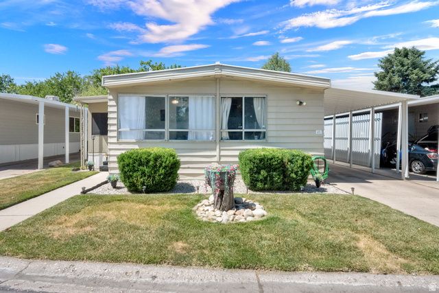 884 STORM MOUNTAIN DR, Taylorsville, UT 84123