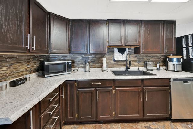 884 STORM MOUNTAIN DR, Taylorsville, UT 84123