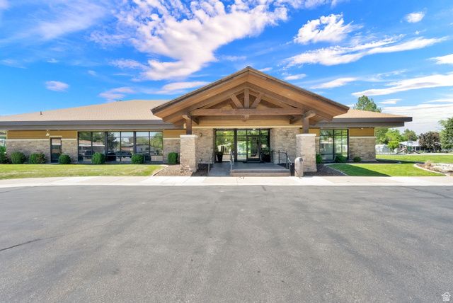 884 STORM MOUNTAIN DR, Taylorsville, UT 84123