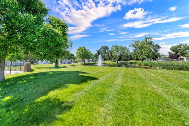 884 STORM MOUNTAIN DR, Taylorsville, UT 84123
