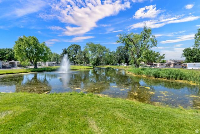 884 STORM MOUNTAIN DR, Taylorsville, UT 84123