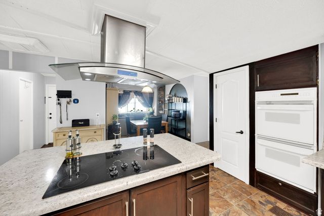 884 STORM MOUNTAIN DR, Taylorsville, UT 84123