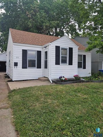 1111 N Kiwanis Ave Avenue, Sioux Falls, SD 57104