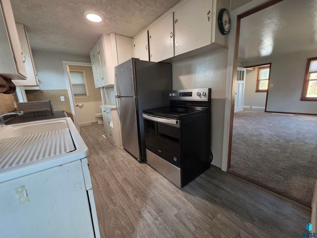 1111 N Kiwanis Ave Avenue, Sioux Falls, SD 57104
