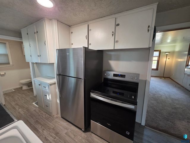 1111 N Kiwanis Ave Avenue, Sioux Falls, SD 57104