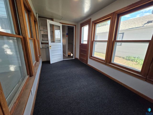 1111 N Kiwanis Ave Avenue, Sioux Falls, SD 57104