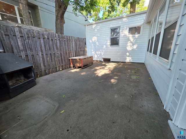 1111 N Kiwanis Ave Avenue, Sioux Falls, SD 57104