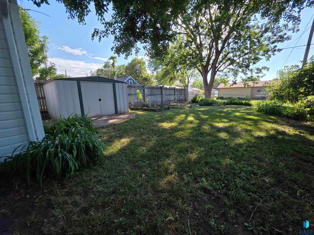1111 N Kiwanis Ave Avenue, Sioux Falls, SD 57104