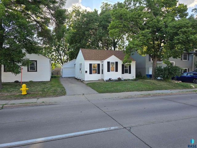 1111 N Kiwanis Ave Avenue, Sioux Falls, SD 57104