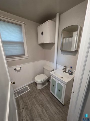 1111 N Kiwanis Ave Avenue, Sioux Falls, SD 57104