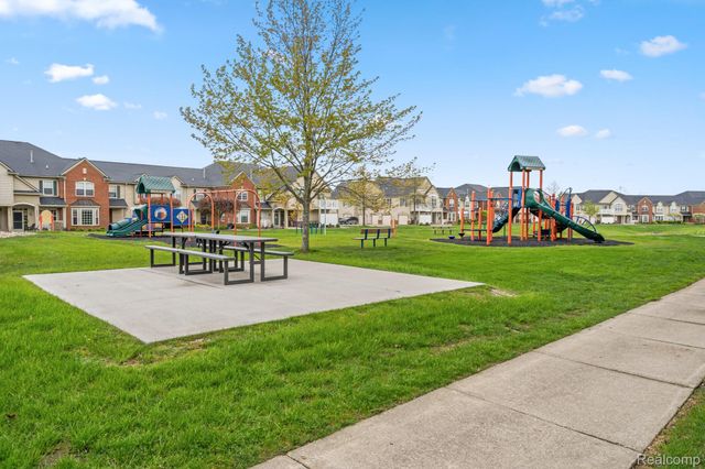 4130 S Hampton Ridge Boulevard 63, Genoa Township, MI 48843