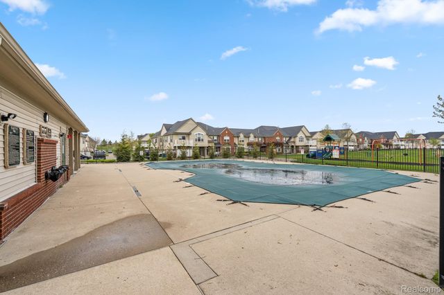 4130 S Hampton Ridge Boulevard 63, Genoa Township, MI 48843