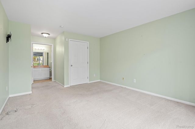 4130 S Hampton Ridge Boulevard 63, Genoa Township, MI 48843