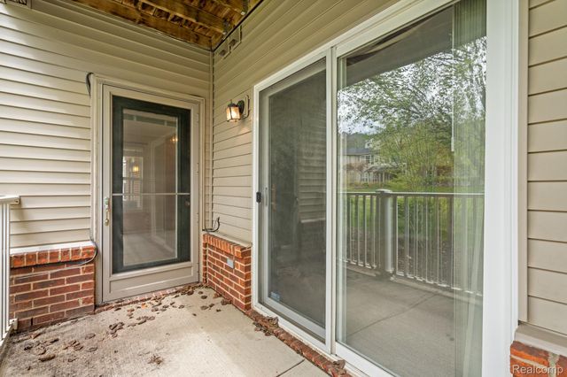4130 S Hampton Ridge Boulevard 63, Genoa Township, MI 48843