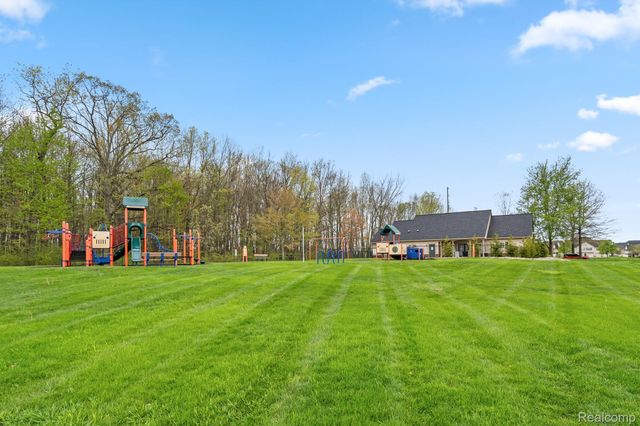 4130 S Hampton Ridge Boulevard 63, Genoa Township, MI 48843