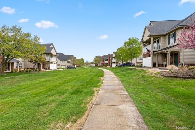 4130 S Hampton Ridge Boulevard 63, Genoa Township, MI 48843