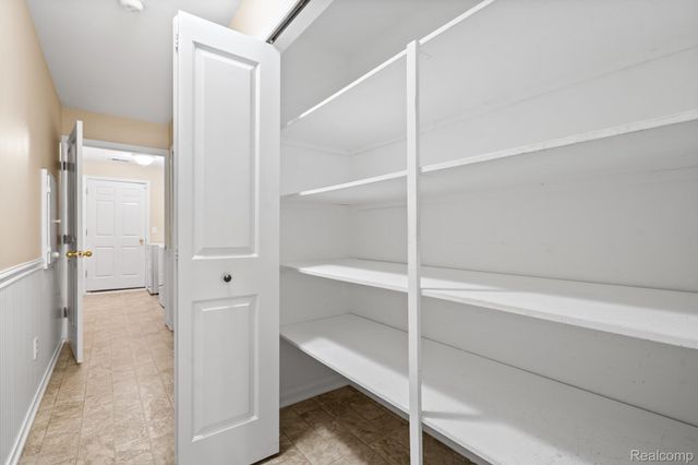 4130 S Hampton Ridge Boulevard 63, Genoa Township, MI 48843