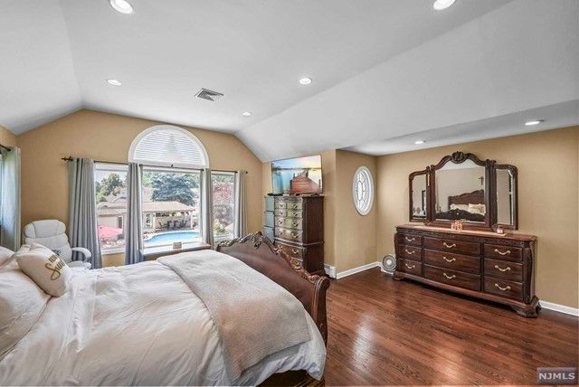 275 High Street, Nutley, NJ 07110