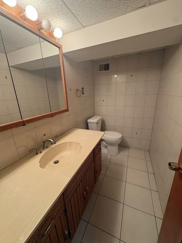 3208 N Hawthorne Street, Franklin Park, IL 60131