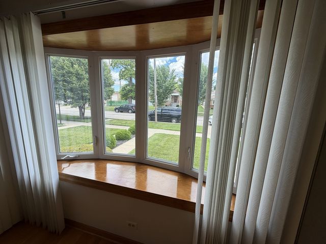 3208 N Hawthorne Street, Franklin Park, IL 60131