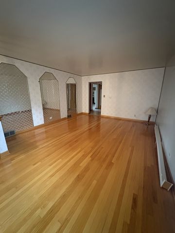 3208 N Hawthorne Street, Franklin Park, IL 60131