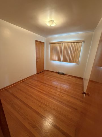 3208 N Hawthorne Street, Franklin Park, IL 60131
