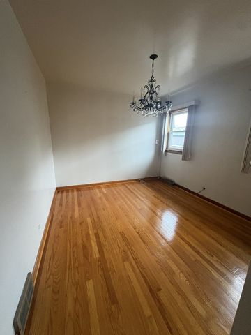 3208 N Hawthorne Street, Franklin Park, IL 60131