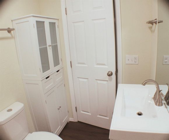 2 NW 6th Street, Tuttle, OK 73089