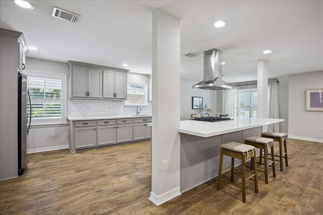 10143 Whiteside Lane, Houston, TX 77043