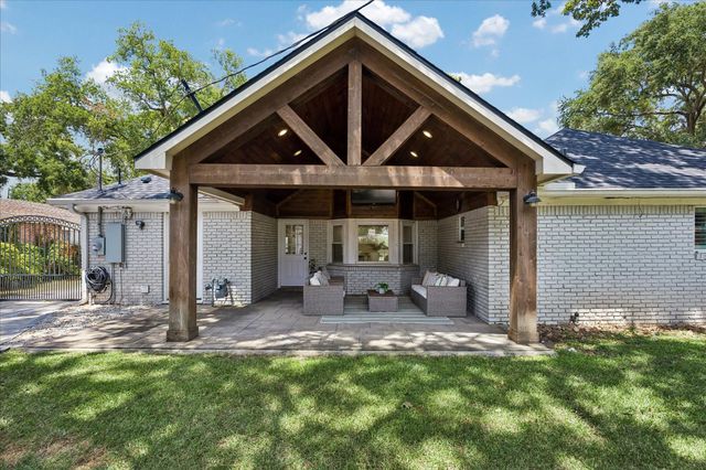 10143 Whiteside Lane, Houston, TX 77043