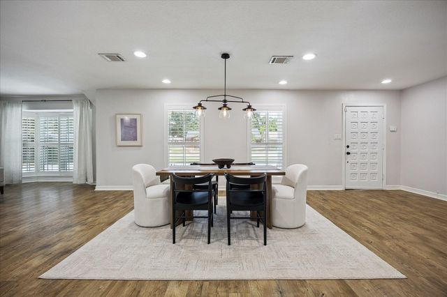 10143 Whiteside Lane, Houston, TX 77043