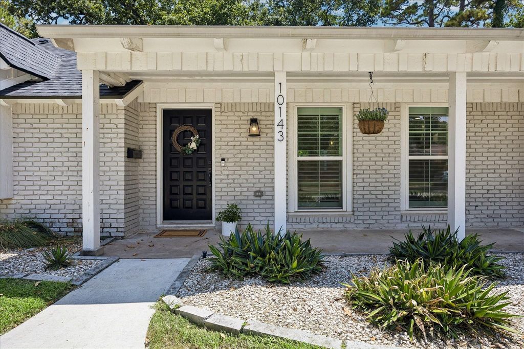 10143 Whiteside Lane, Houston, TX 77043