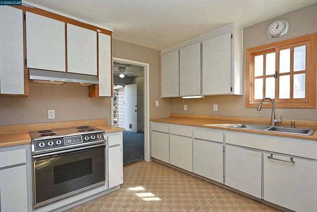 2480 2480 Buena Vista Ave, Walnut Creek, CA 94597