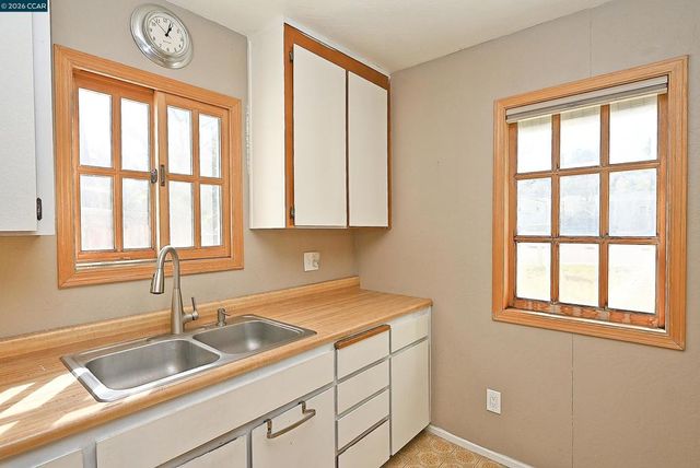 2480 2480 Buena Vista Ave, Walnut Creek, CA 94597