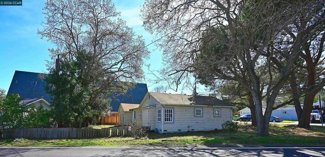 2480 2480 Buena Vista Ave, Walnut Creek, CA 94597