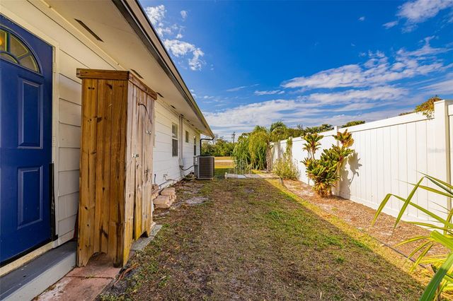 164 PONDELLA ROAD, North Fort Myers, FL 33903