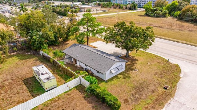 164 PONDELLA ROAD, North Fort Myers, FL 33903