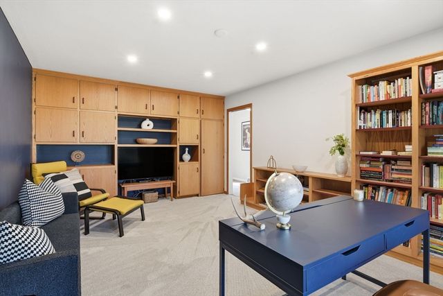 107 Front St, Northampton, MA 01053