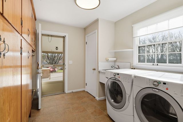 107 Front St, Northampton, MA 01053