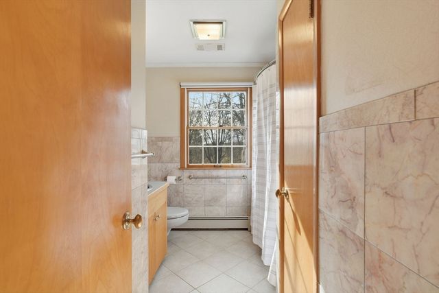 107 Front St, Northampton, MA 01053