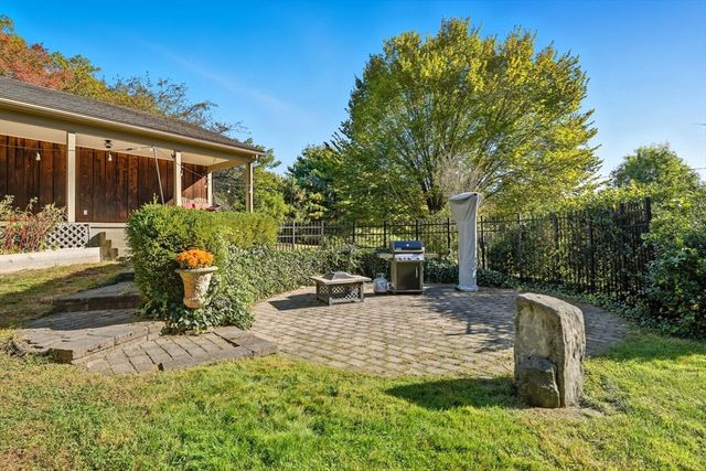 107 Front St, Northampton, MA 01053