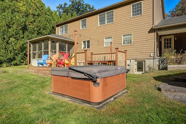 107 Front St, Northampton, MA 01053