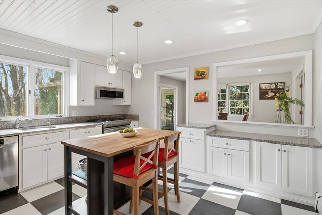 107 Front St, Northampton, MA 01053