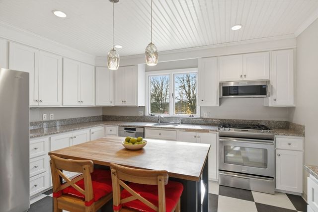 107 Front St, Northampton, MA 01053